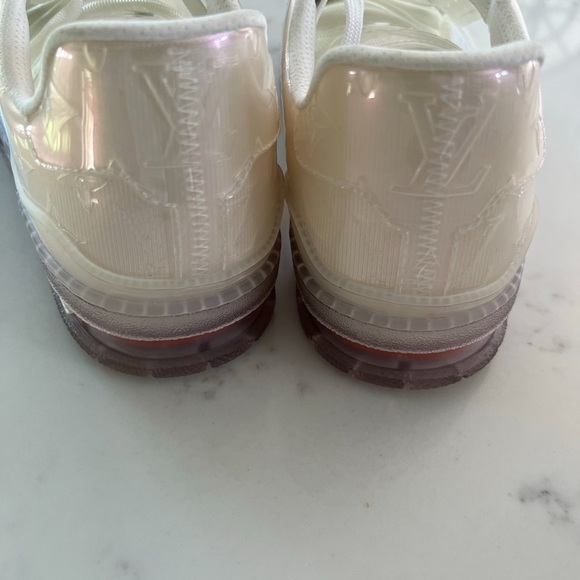 Louis Vuitton Clear
Trainers - Picture 7 of 11